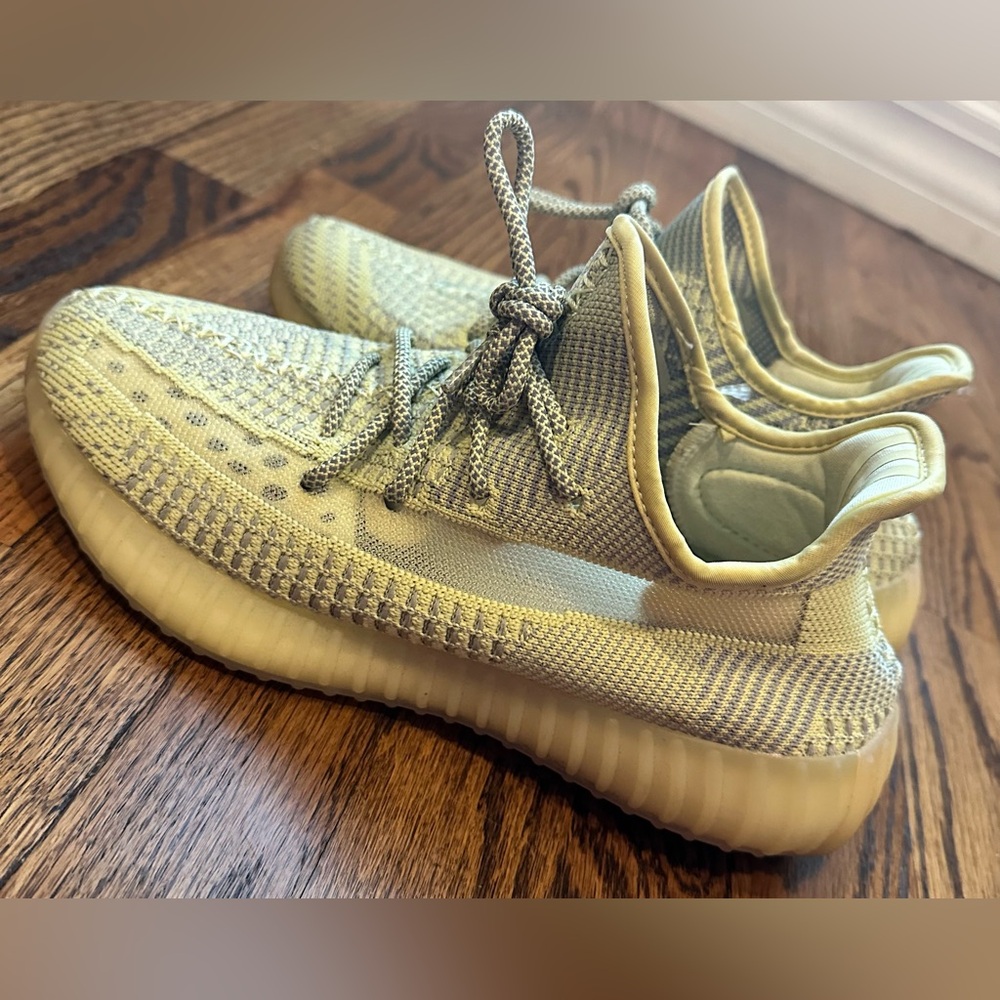 Authentic Adidas Yeezy Boost 350 V2 Antlia Reflective 100% clean - Picture 2 of 7